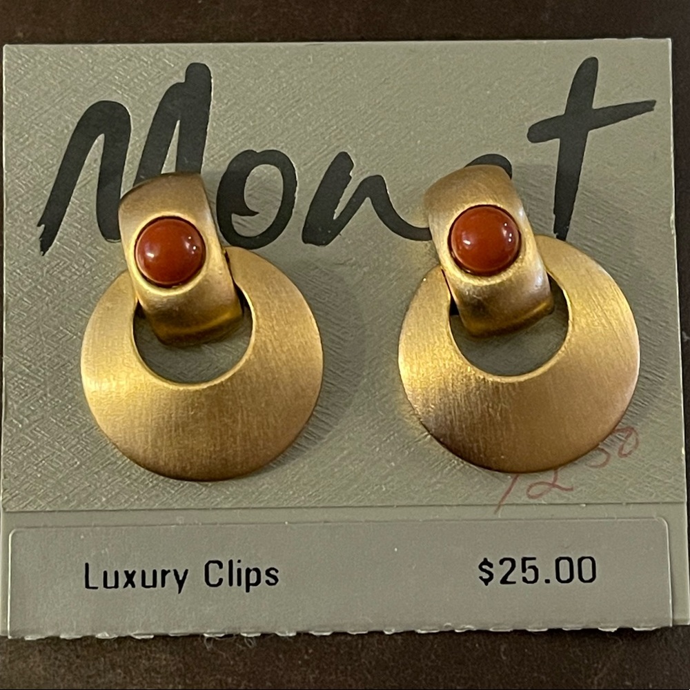 Vintage Monet Luxury Clip Earrings Naturelle - Picture 1 of 5